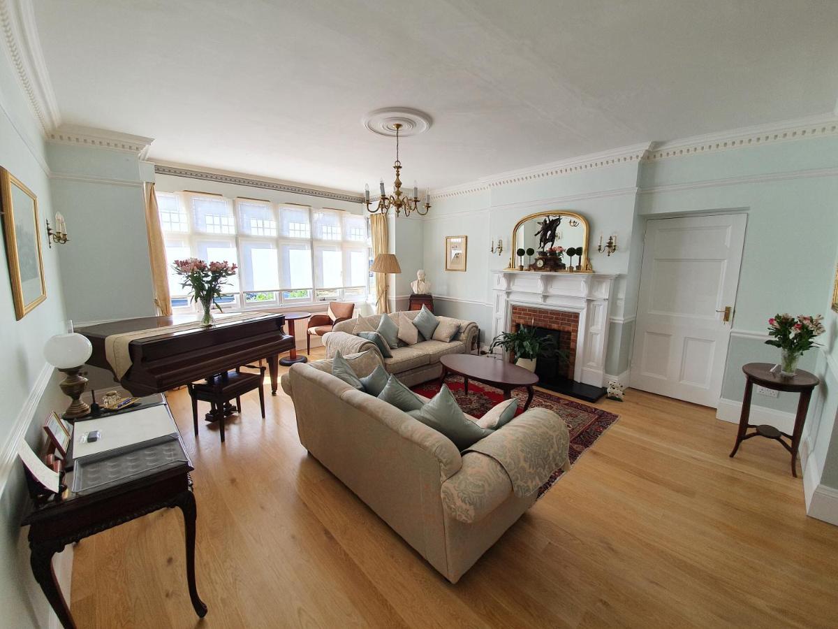 Ditton Lodge Кингстън на Темза Екстериор снимка