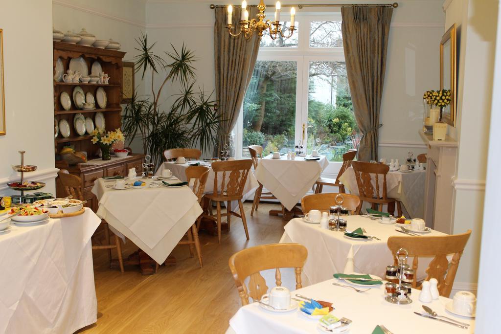 Ditton Lodge Кингстън на Темза Екстериор снимка